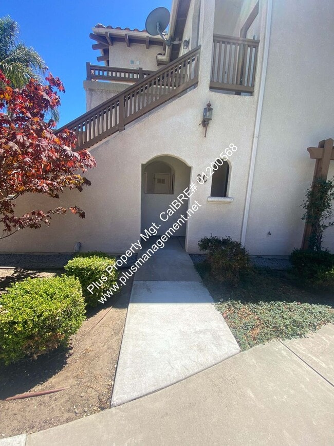 Building Photo - Centrally Located Downstairs Condo in the Oak Creek Villas Unit 3C