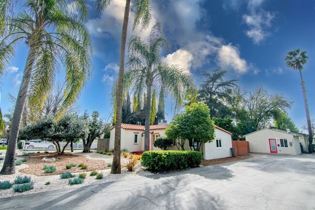 Photo - 15946 Hart St Unit 15946