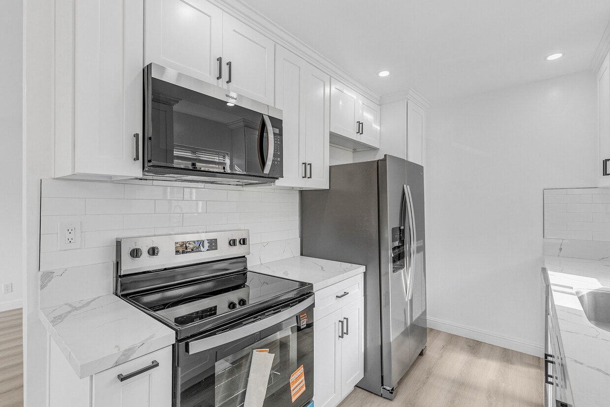 Floor Plan - 2 Bed + 1.5 Bath