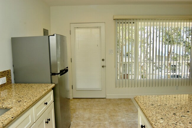 Photo - 1028 3rd St Unit 6