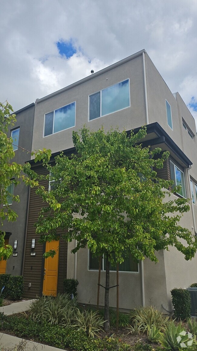 Building Photo - 8405 N Fusion Way Rental