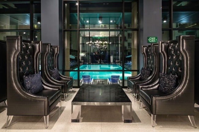 Photo - Metro at Main