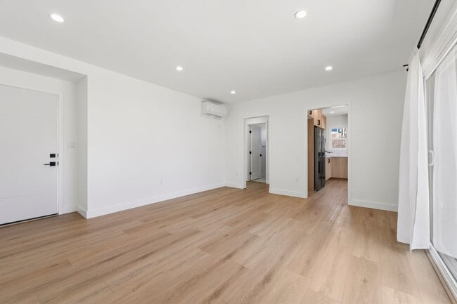 Photo - 2817 Sycamore Ave