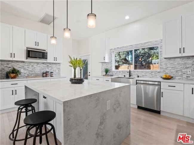 Photo - 17601 Rhoda St