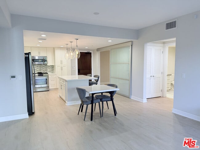 Photo - 5015 Balboa Blvd Unit 201