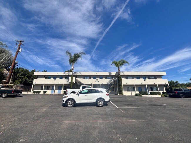 Photo - 410 E Fallbrook St