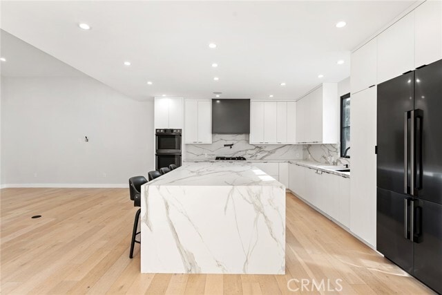 Photo - 18110 Bromley St