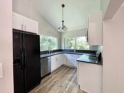 Photo - 2 Bedroom 1 Bath Room Fully Updated Single... House