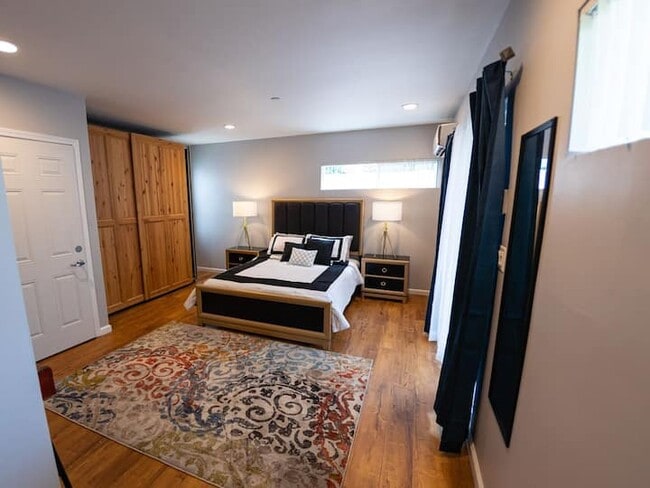 Photo - 10809 Hartsook St