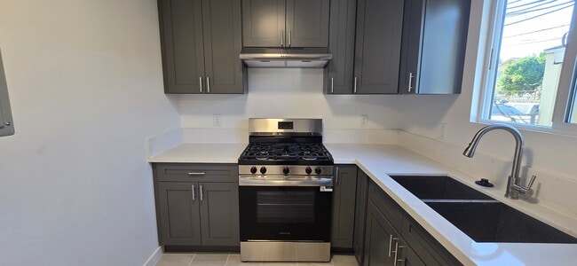 Photo - 1428 E 54th St Unit #2
