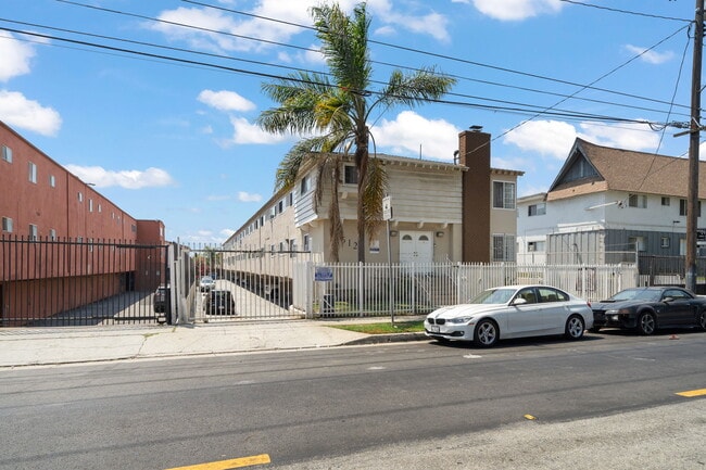 Building Photo - 3612 W. 102nd St. Rental