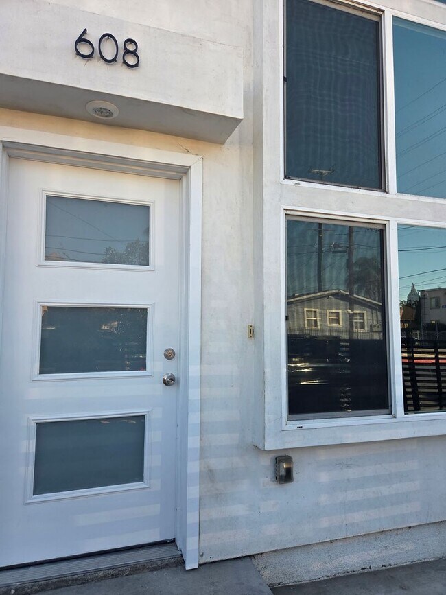 Building Photo - 608 E 29th St Unit 608 Rental