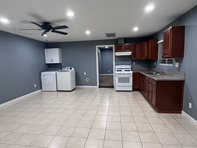 Photo - 15612 Ermanita Ave