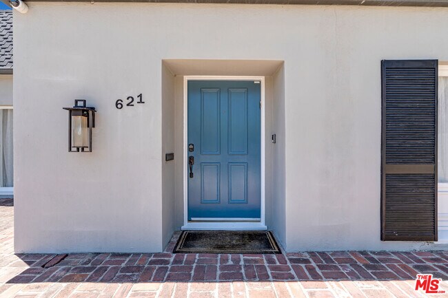 Photo - 621 N Bedford Dr