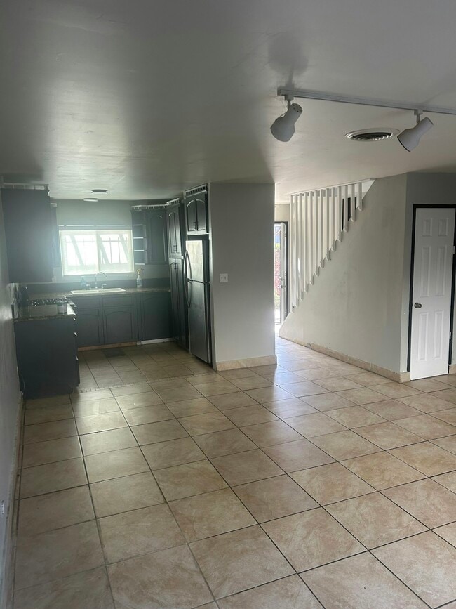 Building Photo - 458 Grand Ave Unit D