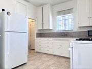 Photo - 1016 W 108th St