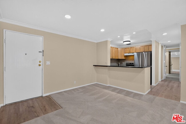 Photo - 6505 Green Valley Cir Unit 207