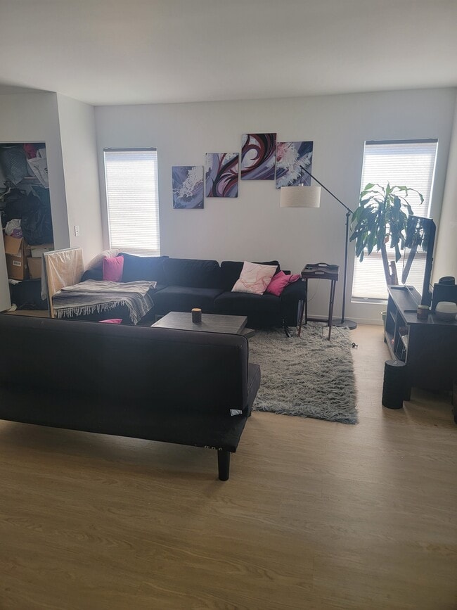 Building Photo - 12523 Culver Blvd Unit 1/2