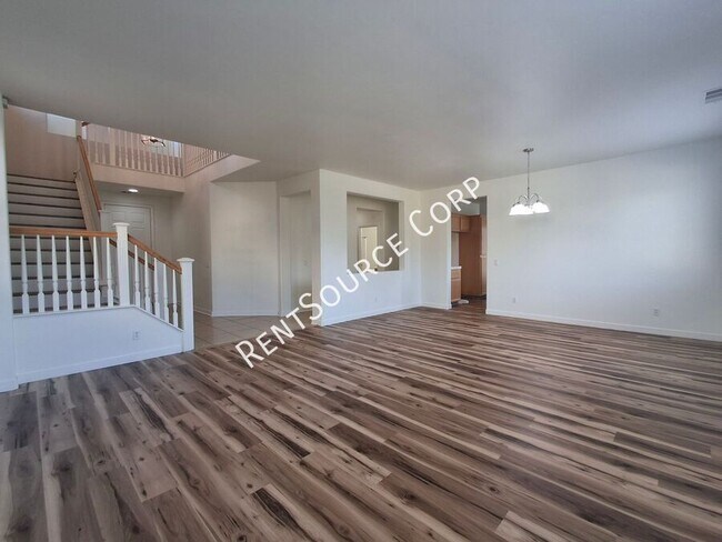 Photo - 1114 Cambridge Ct