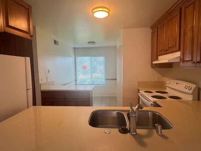Photo - 4722 Knickerbocker Ln