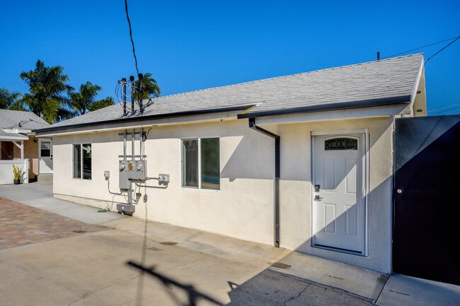 Photo - 14302 Van Nuys Blvd