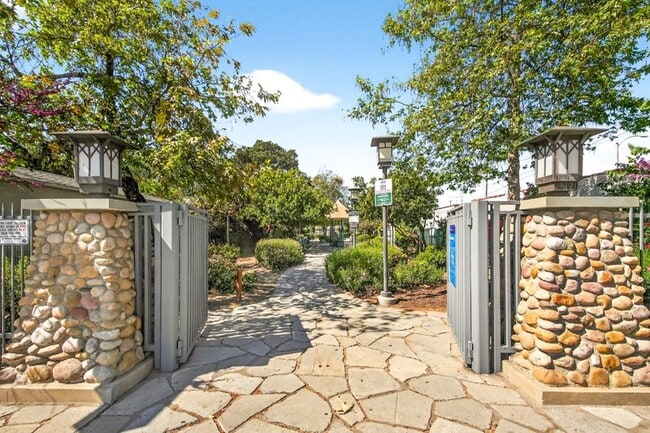 Photo - 854 Orange Ave