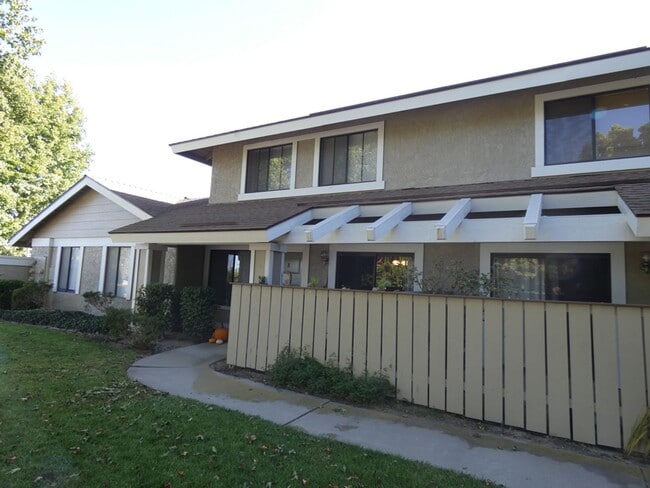 Knollwood Terrace Townhome in Orcutt Area - Knollwood Terrace Townhome in Orcutt Area