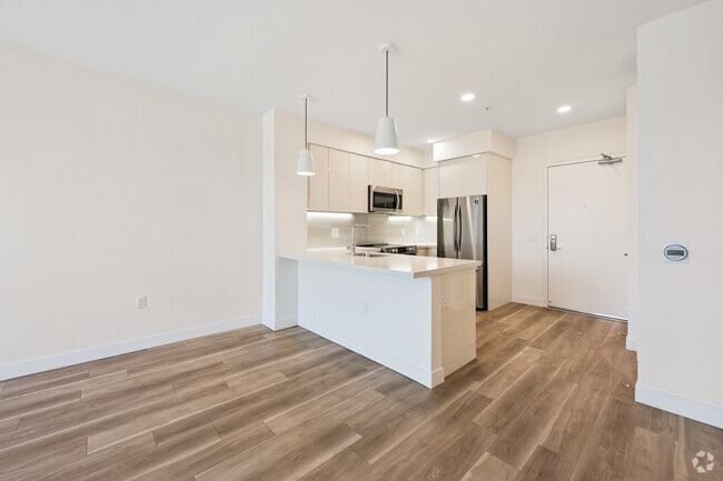 1BR, 1BA - 690SF - Dining Room - NEXEN