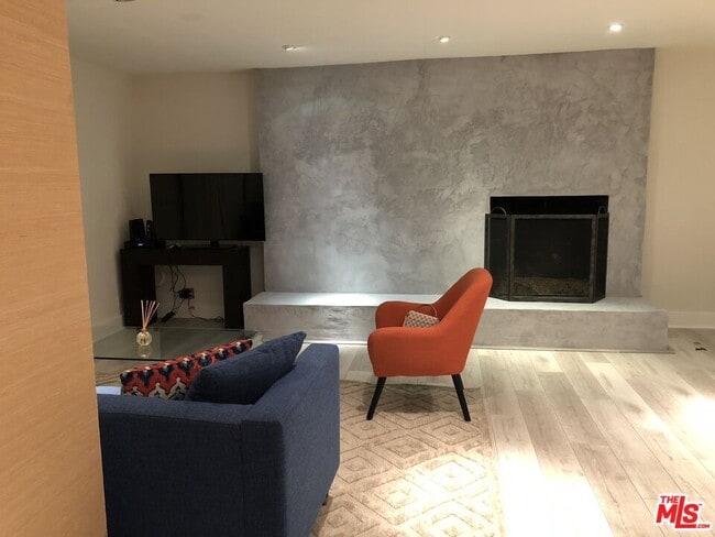 Photo - 1114 23rd St Unit 3