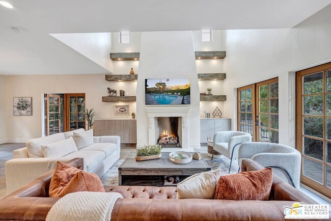 Photo - 392 Villaggio S