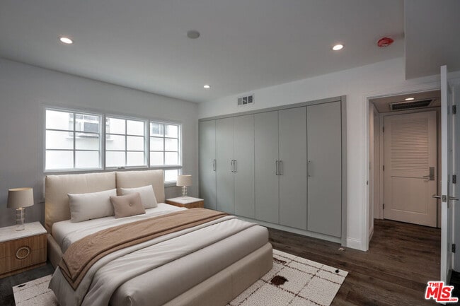 Photo - 1105 Alta Loma Rd Unit 2