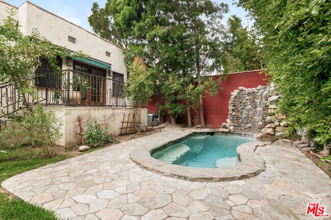 Building Photo - 312 S El Camino Dr Rental