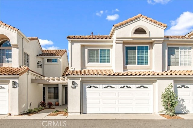 Building Photo - 72 Almador