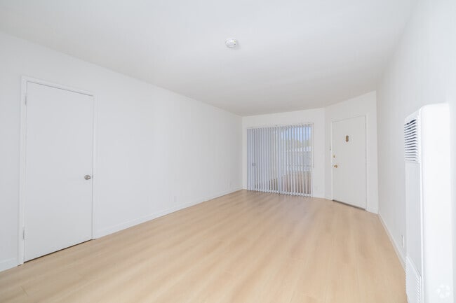 Studio - 700SF - Living Room - Sunset West