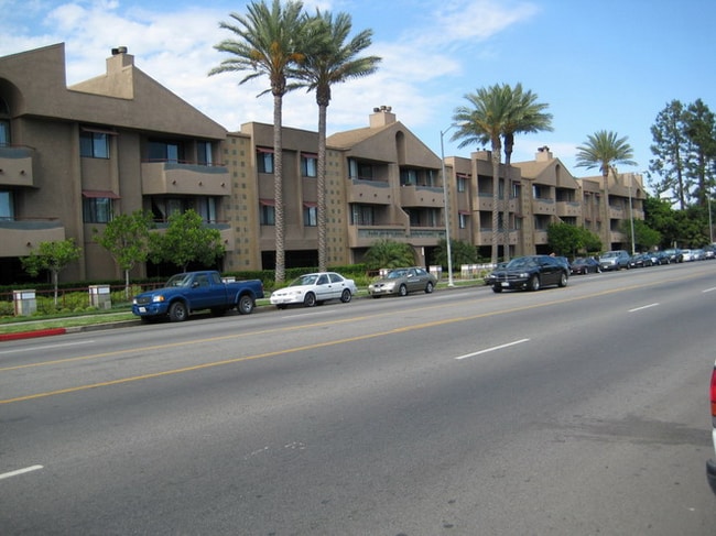 Photo - 19009 Sherman Way Unit 68