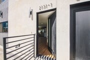 Photo - Ultra-Luxury Brand New 2 bed/2.5 bath and ... Apartment Unit 4