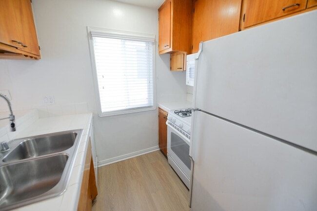 Photo - 2715 Calle Del Comercio Unit Apt #D