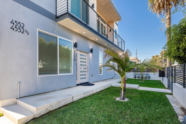 Front Entrance - 4550 W 18th St