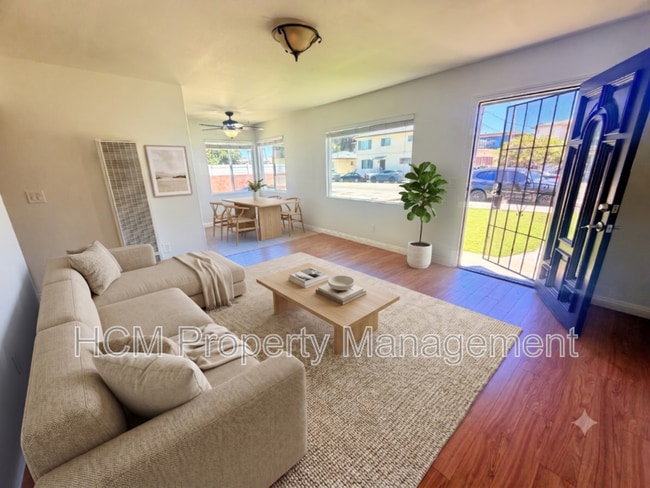 Photo - 922 W 25th St
