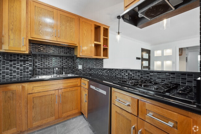 2BR, 2BA -1100SF - Sierra Bonita