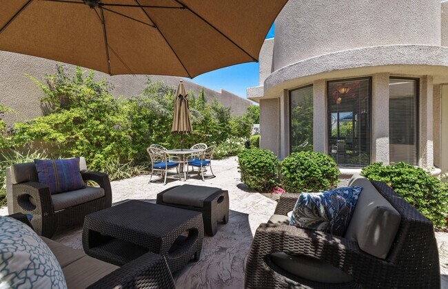 Photo - 48114 Cll Seranas