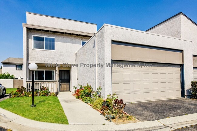 Building Photo - Spacious Anaheim Townhome Near Anaheim Coves with Community Pool & Clubhouse