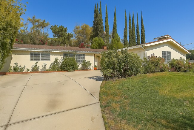 Photo - 5716 Comanche Ave House