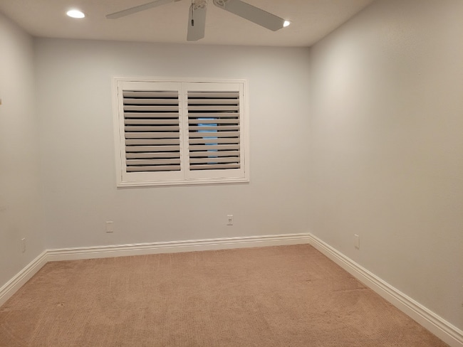 Photo - 716 Valley Crest Dr