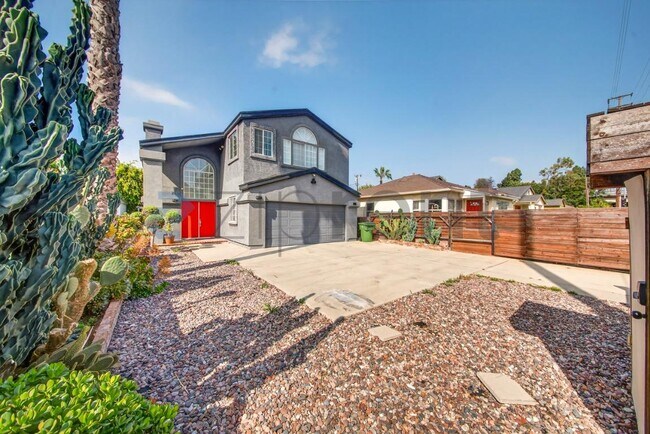 Photo - 2481 S Bundy Dr