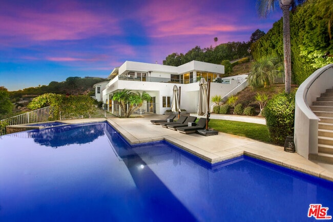 Building Photo - 27454 Winding Way