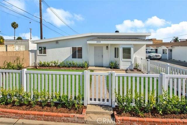Photo - 2034 Charle St House