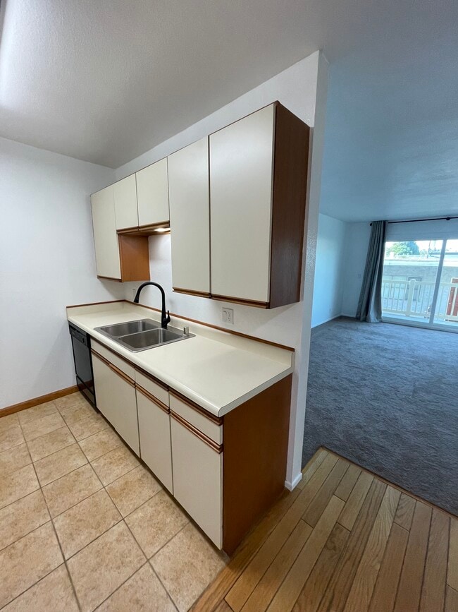 Photo - 1707 Pacific Coast Hwy Unit #320