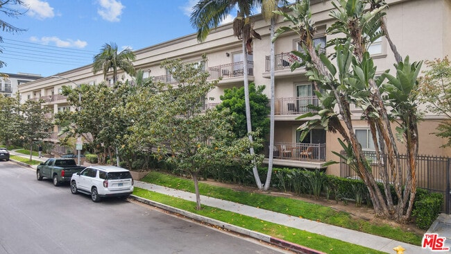 Building Photo - 141 S Clark Dr Unit 409-409 Rental