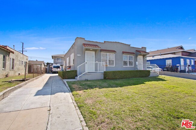 Photo - 1518 W 85th St Apartment